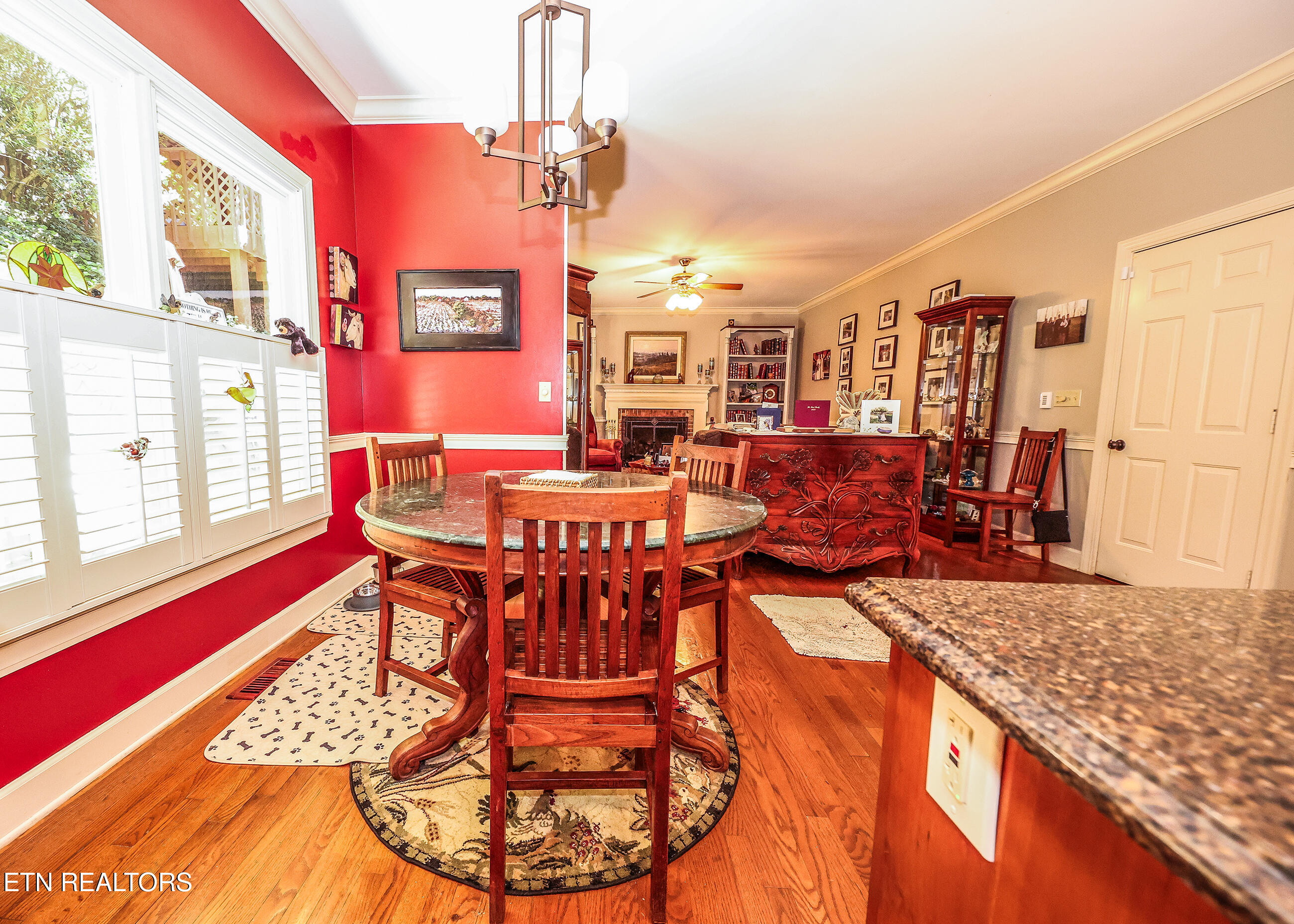 136 Baypath Drive Oak Ridge, TN 37830 - Photo 19 of 55 136 Breakfast nook 1