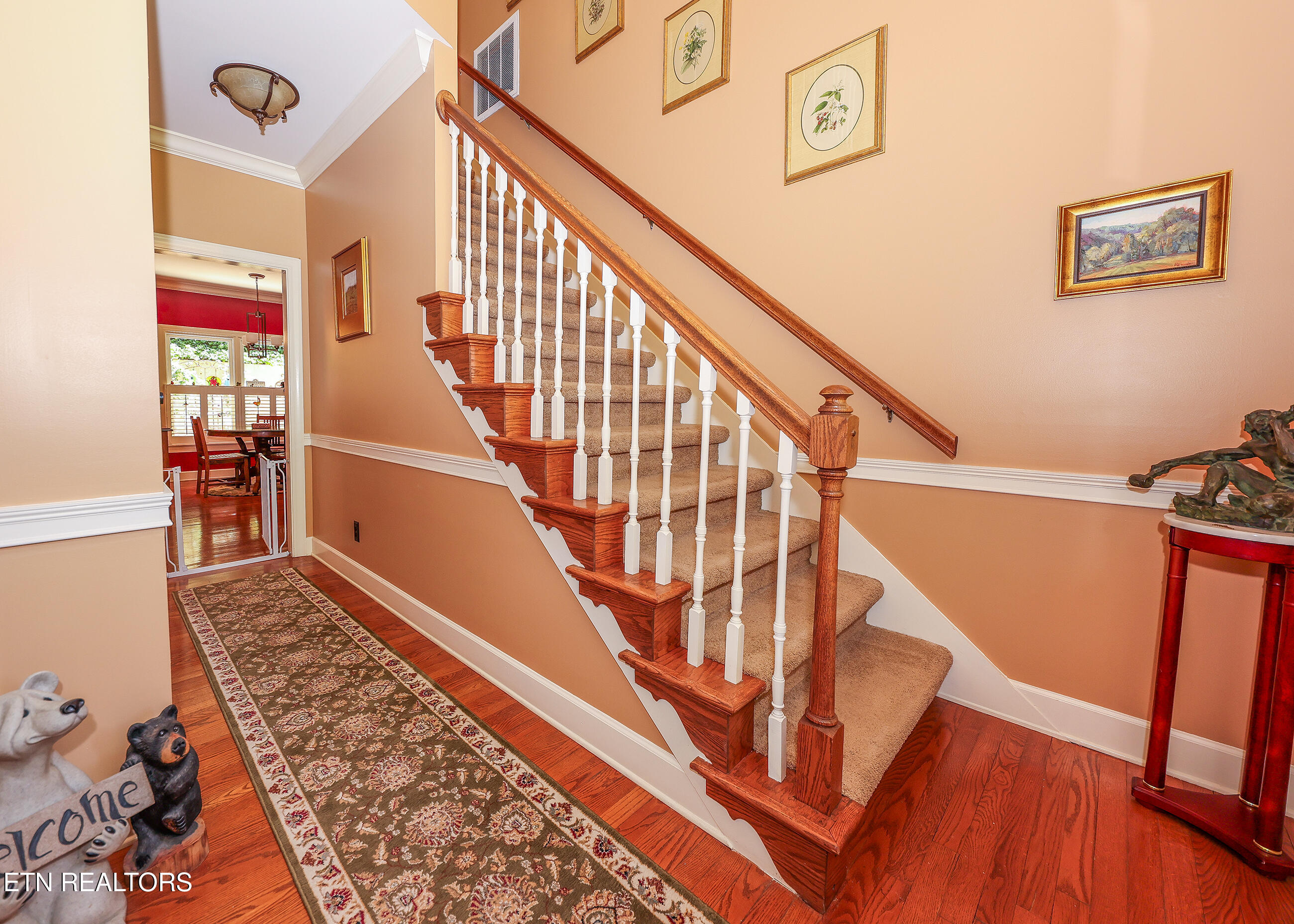 136 Baypath Drive Oak Ridge, TN 37830 - Photo 7 of 55 136 foyer 2