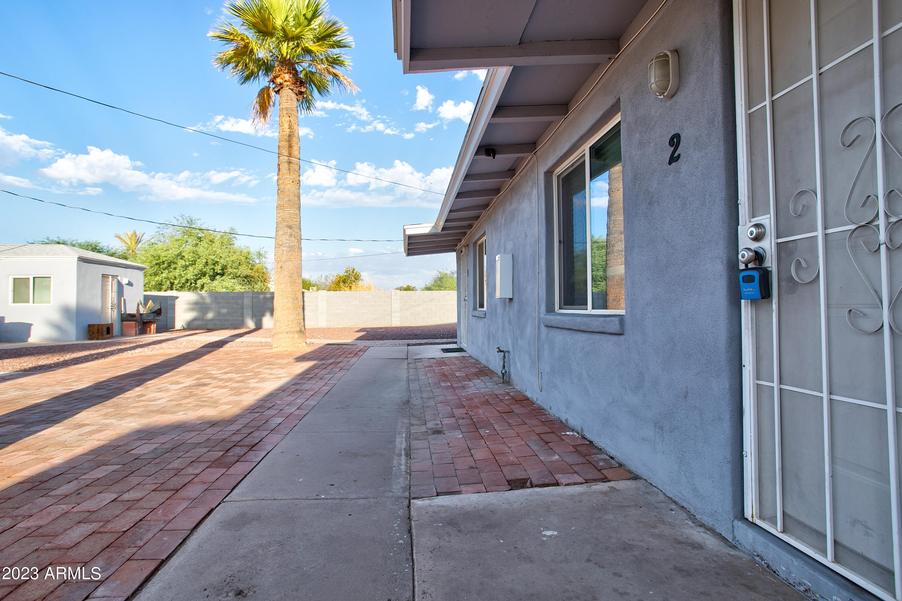 210 East Jones Avenue, Unit 2 Phoenix, AZ 85040 - Photo 17 of 27 a view of an entryway of the house