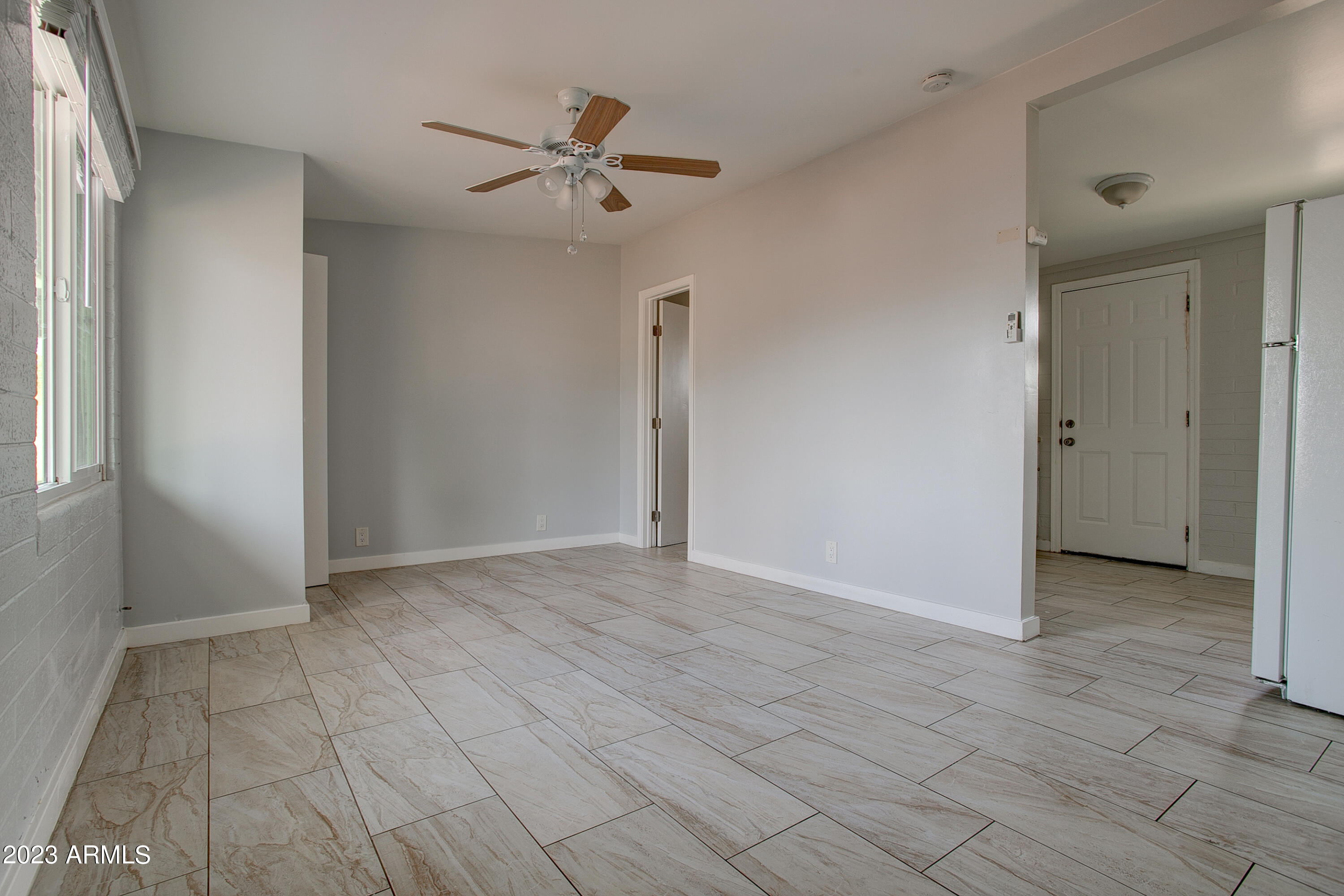 210 East Jones Avenue, Unit 2 Phoenix, AZ 85040 - Photo 19 of 27 a view of an empty room
