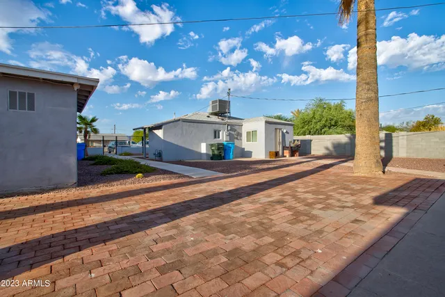 $649 | 210 East Jones Avenue, Unit 2, Phoenix, AZ 85040