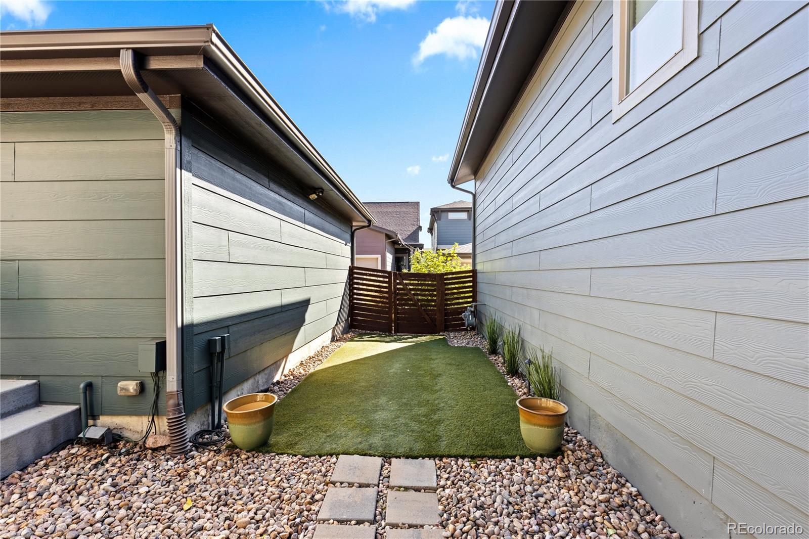 6736 Avrum Drive Denver, CO 80221 - Photo 35 of 39