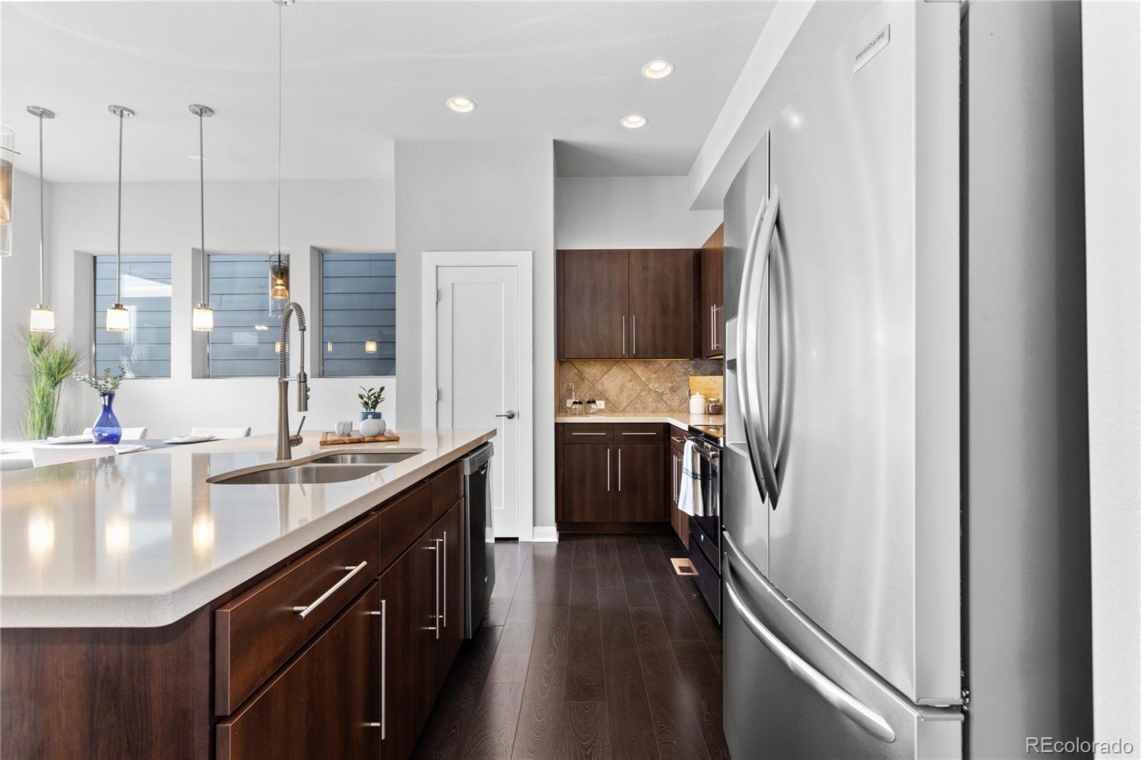 6736 Avrum Drive Denver, CO 80221 - Photo 4 of 39