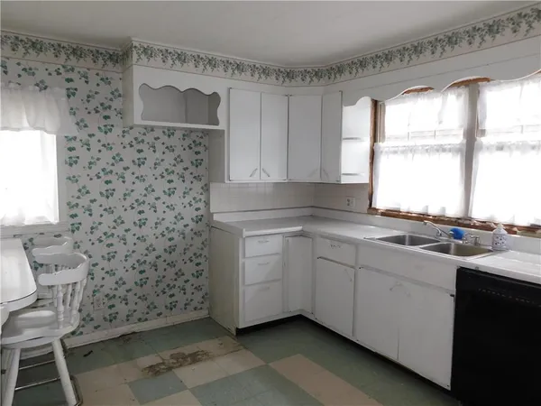 $180,000 | 110 Holbert Stretch, Dilliner, PA 15327