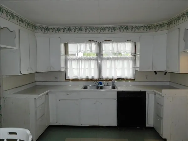 $180,000 | 110 Holbert Stretch, Dilliner, PA 15327