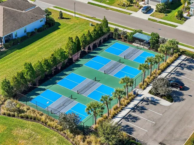 a view of an outdoor space