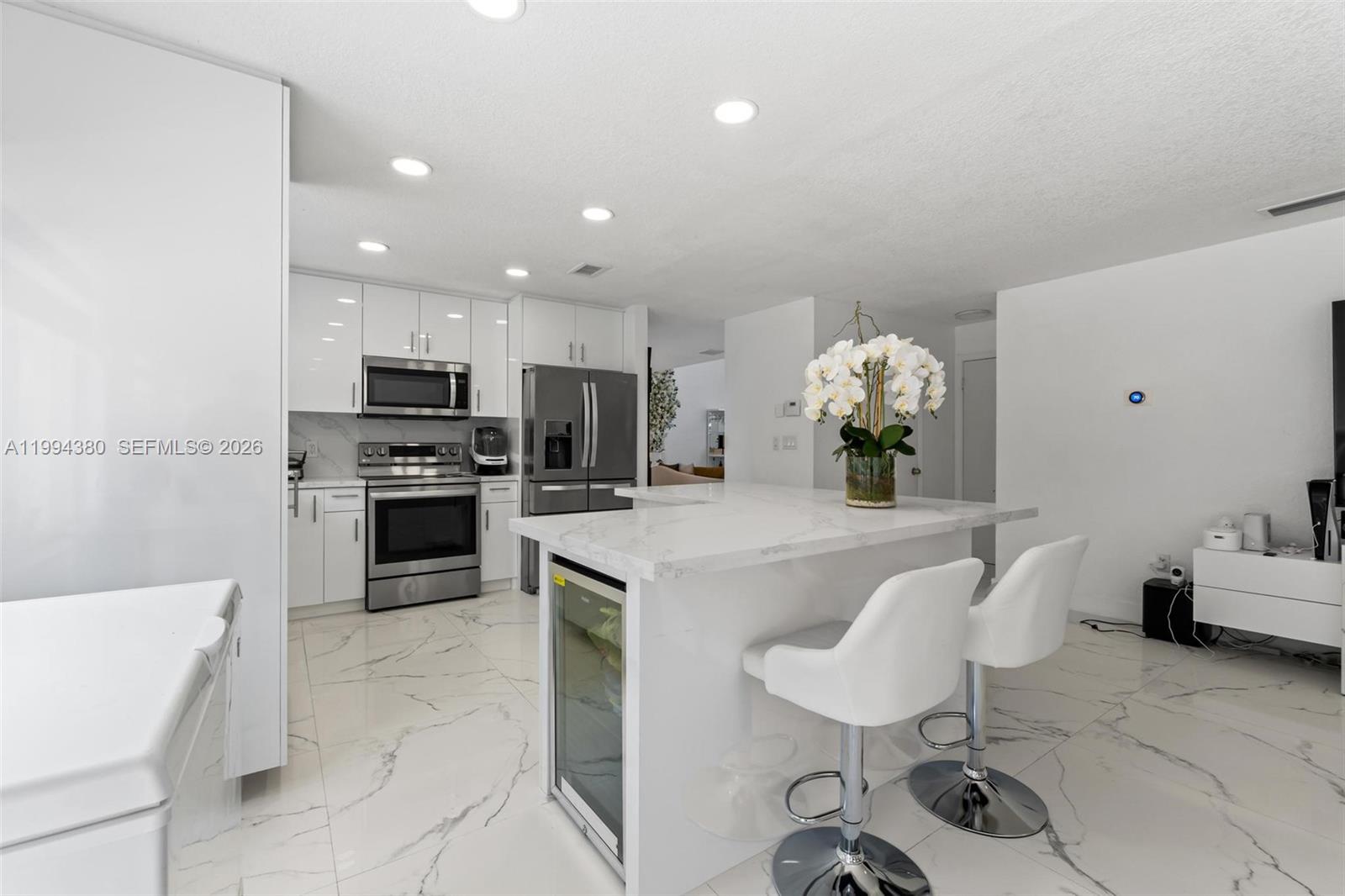 15646 Southwest 97th Terrace Miami, FL 33196 - Photo 14 of 45