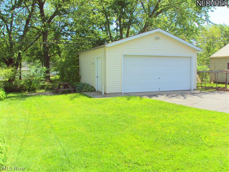 1251 Mayfield Ridge Road Cleveland, OH 44124 - Photo 13 of 16