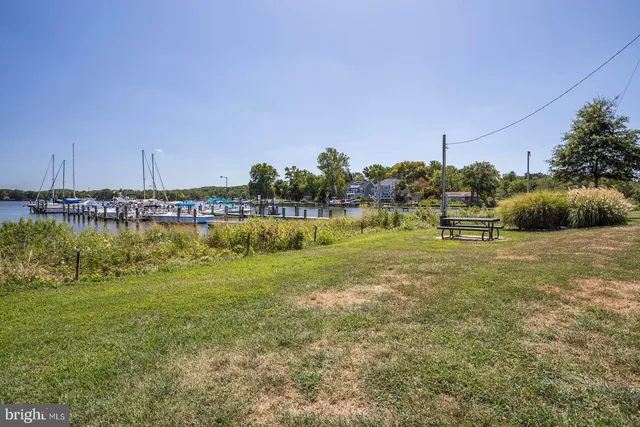 a view of a terrace with sky view