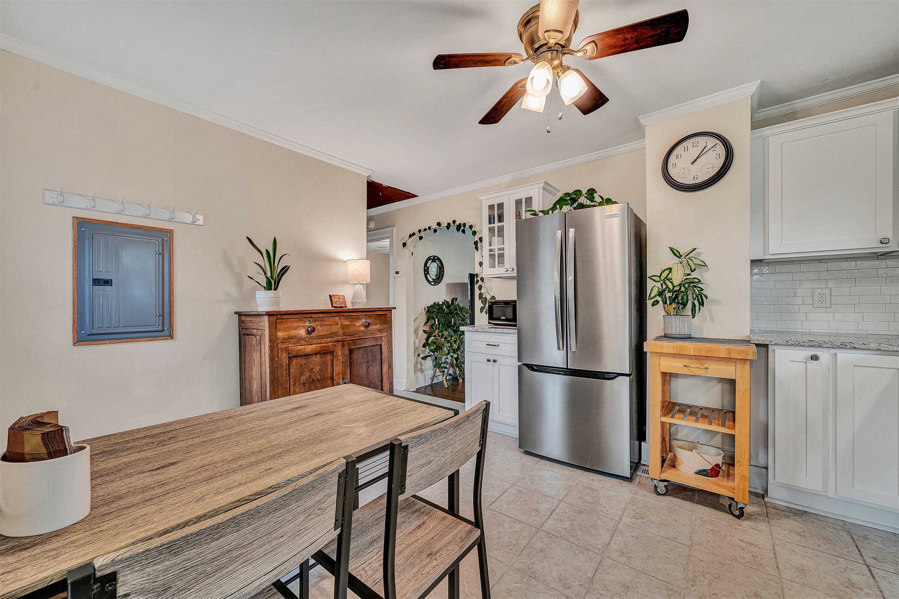 1119 Gearhart Road Southeast Roanoke, VA 24014 - Photo 10 of 24 09-VM-07653