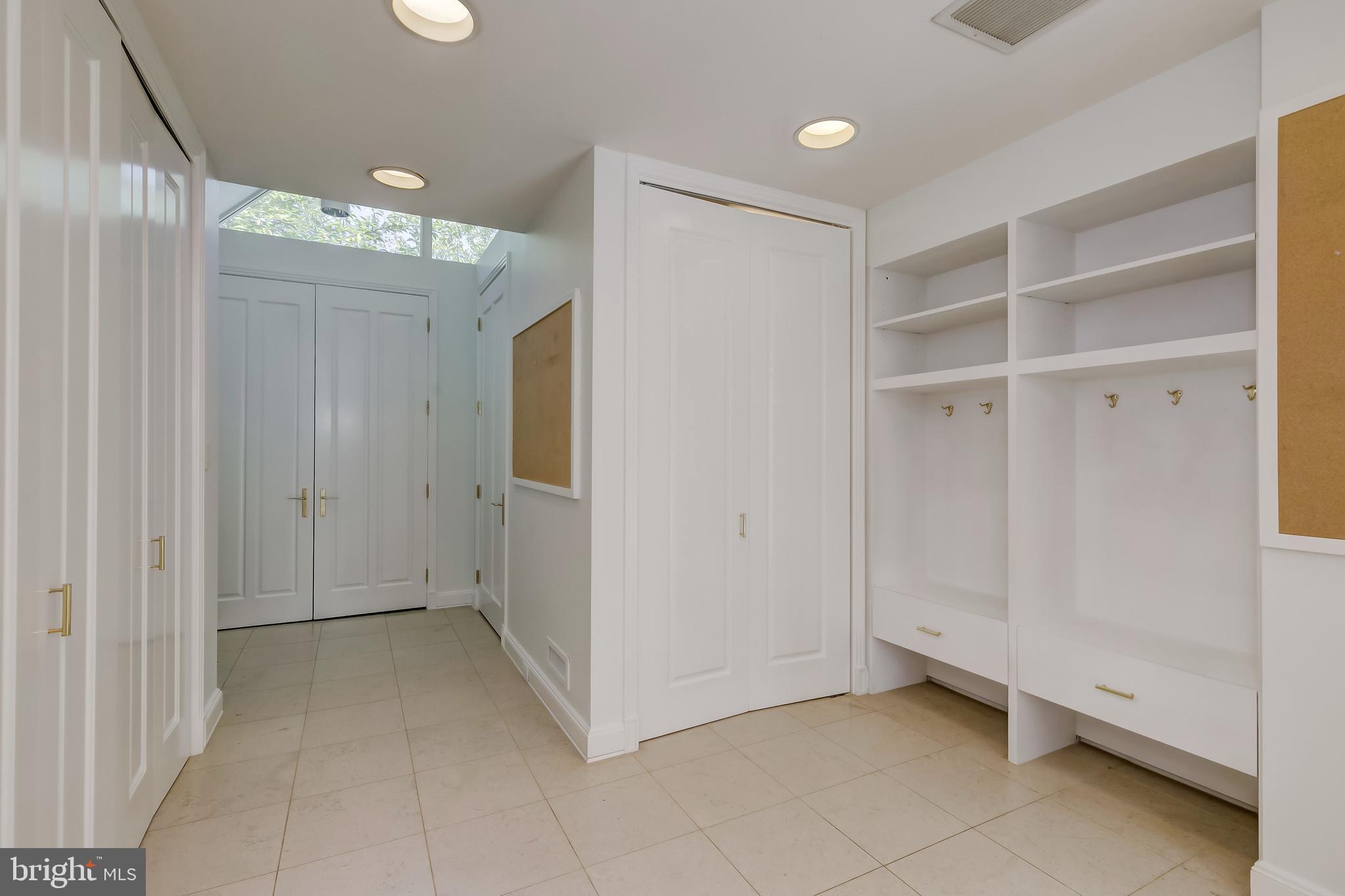 13301 Dover Road Reisterstown, MD 21136 - Photo 15 of 76 Mudroom