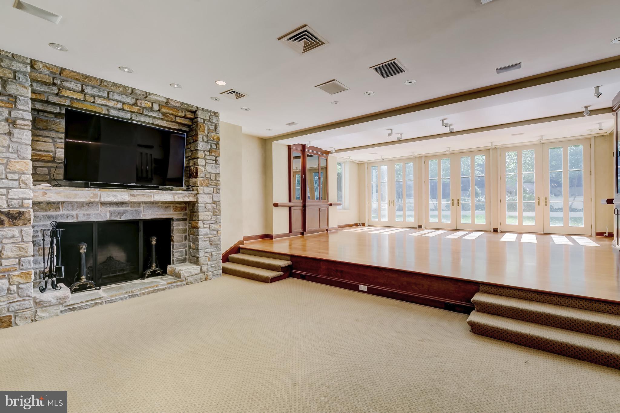 13301 Dover Road Reisterstown, MD 21136 - Photo 39 of 76 Family Room