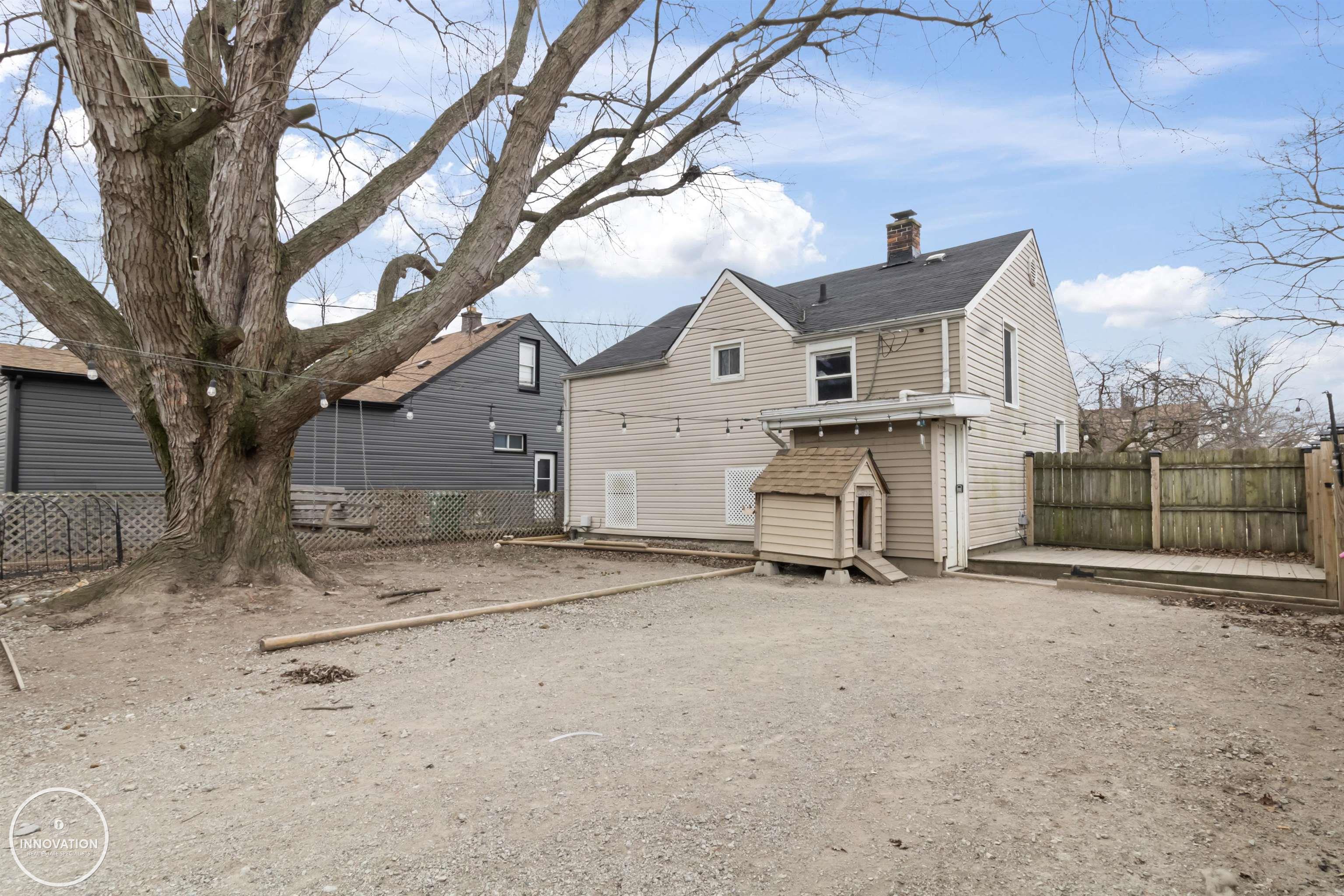 22174 Rausch Avenue Eastpointe, MI 48021 - Photo 4 of 34