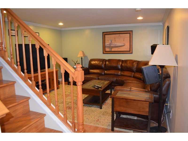 680 Bog Road Hermon, ME 04401 - Photo 14 of 29 Living Room.