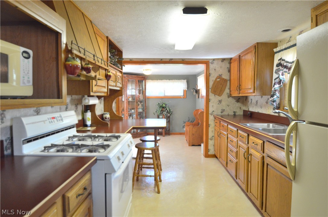2899 Center Road Youngstown, OH 44514 - Photo 5 of 28 Gallery Image 5