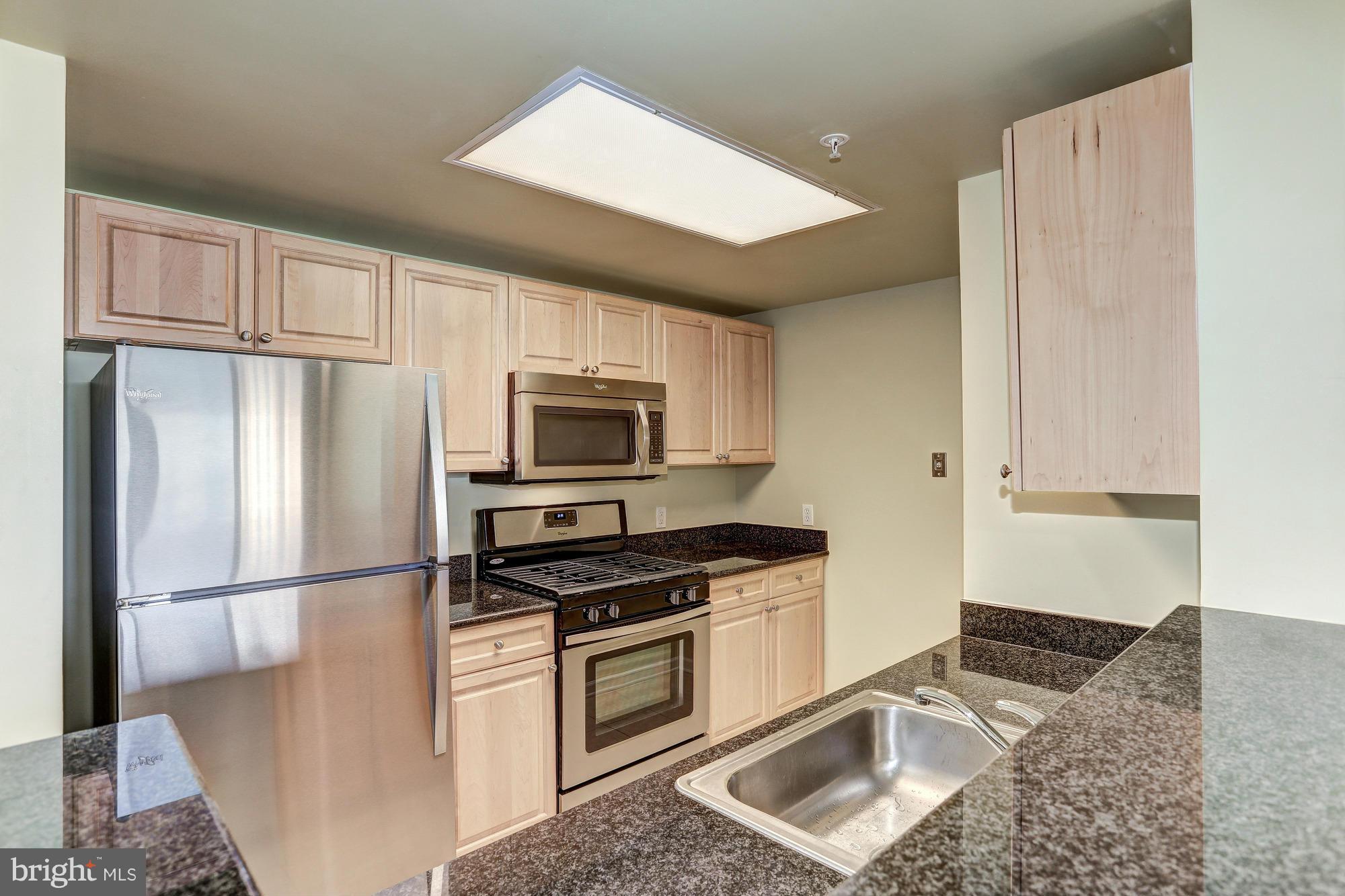 2726 Gallows Road, Unit 914 Vienna, VA 22180 - Photo 1 of 26 Kitchen