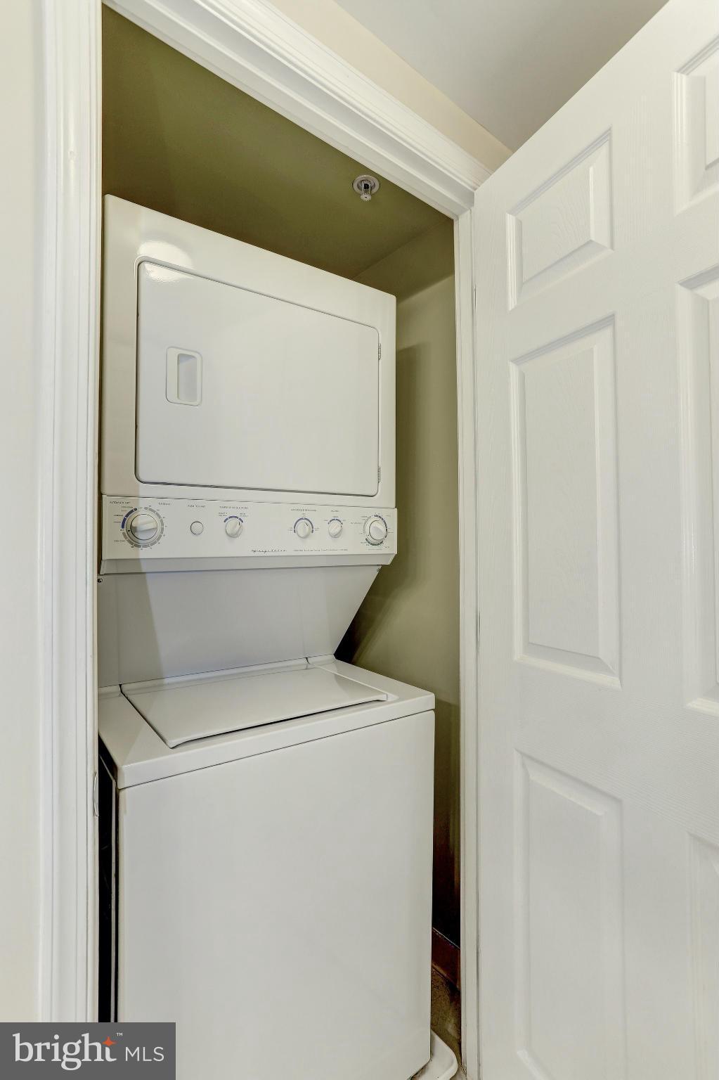 2726 Gallows Road, Unit 914 Vienna, VA 22180 - Photo 11 of 26 Interior (General)