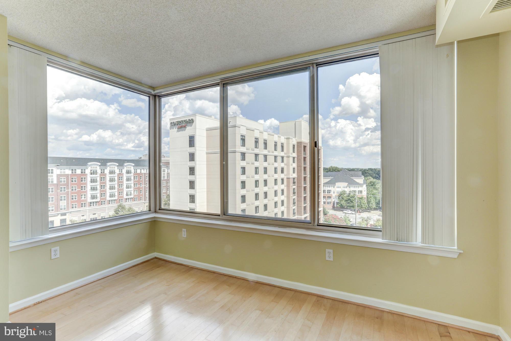 2726 Gallows Road, Unit 914 Vienna, VA 22180 - Photo 6 of 26 Den