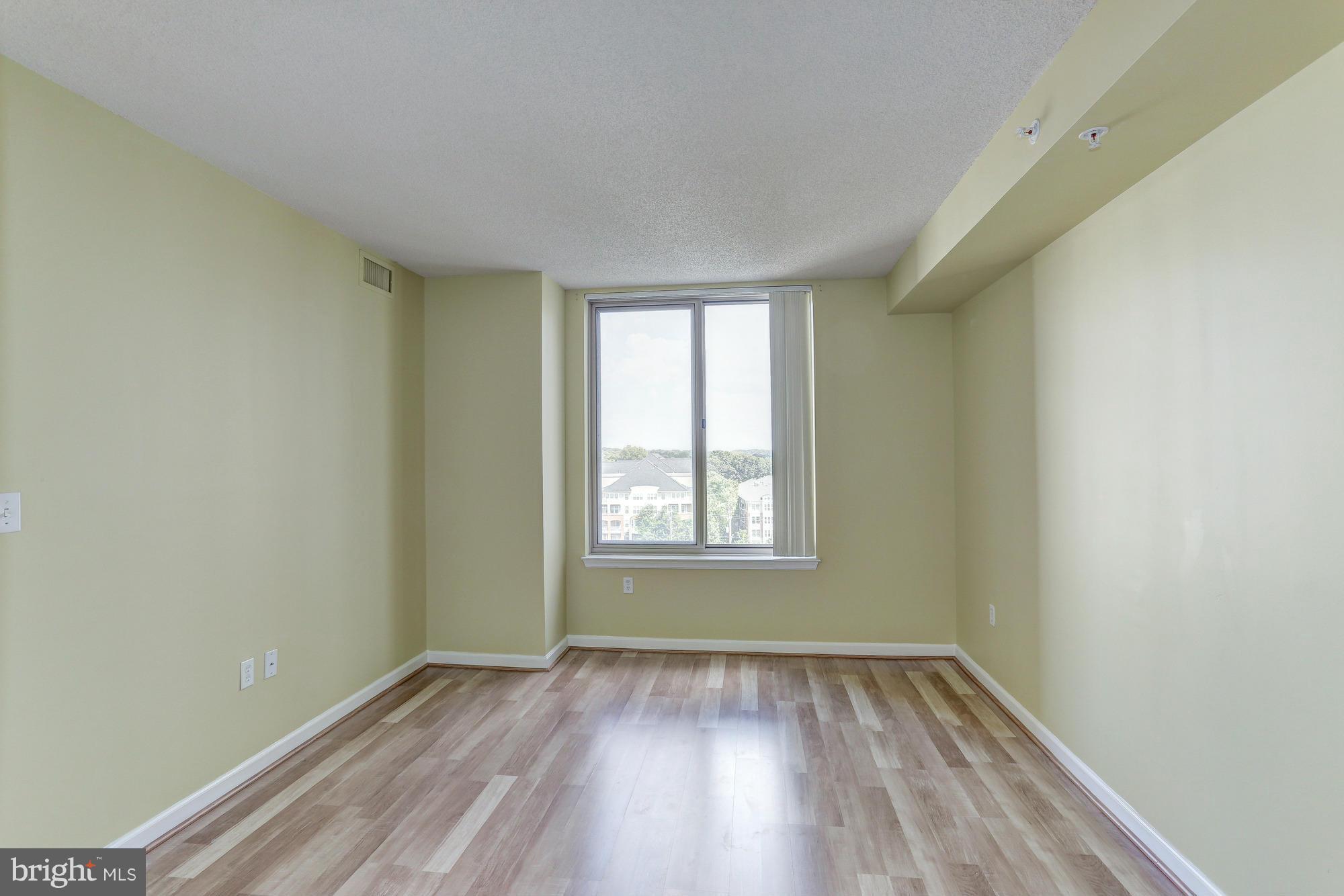 2726 Gallows Road, Unit 914 Vienna, VA 22180 - Photo 7 of 26 Bedroom (Master)