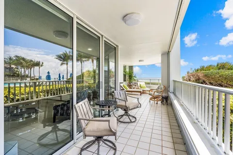 $1,100,000 | 5200 North Ocean Drive, Unit 102, Singer Island, FL 33404