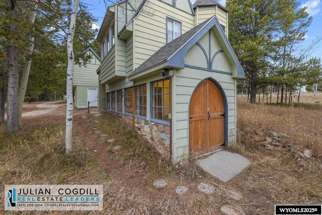 $490,000 | 9267 Red Creek Road, Casper, WY 82601