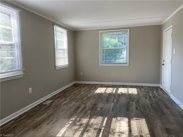 $1,199 | 1211 Cedrow Drive, High Point, NC 27260