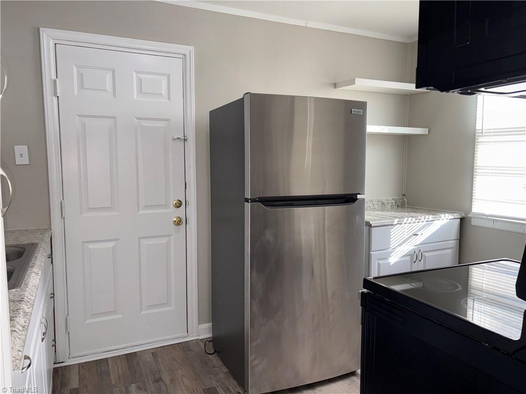 1211 Cedrow Drive High Point, NC 27260 - Photo 4 of 13