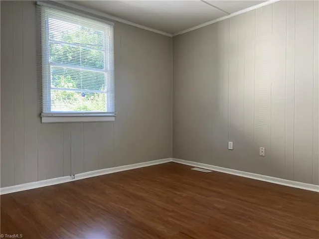 $1,199 | 1211 Cedrow Drive, High Point, NC 27260