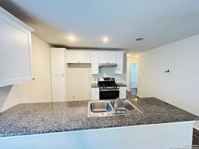 $1,595 | 5307 Y Bar Summit, Converse, TX 78109