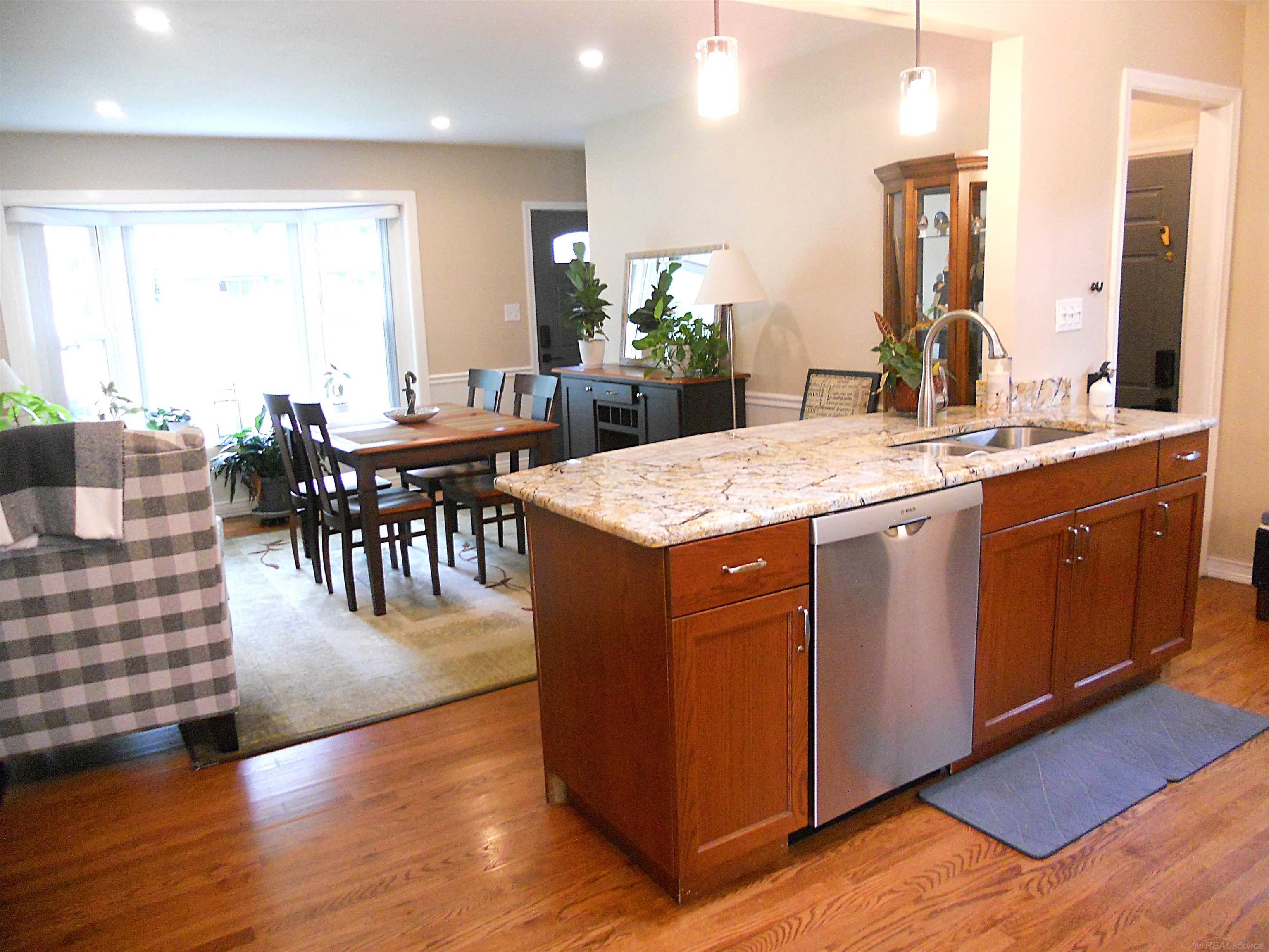625 Rewold Drive Rochester, MI 48307 - Photo 14 of 69 50213110-59255c5d-d7c9-4577-b717-01da0943b9c8.JPG