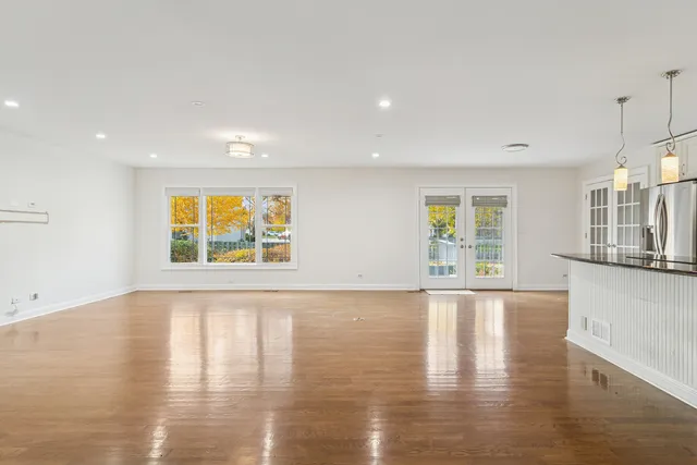 $549,000 | 4040 North Harvard Avenue, Arlington Heights, IL 60004