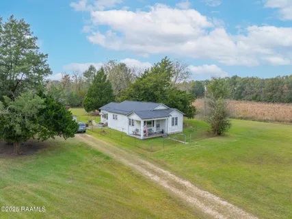 $850,000 | 2501 West Willow Street, Scott, LA 70583
