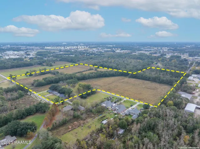 $850,000 | 2501 West Willow Street, Scott, LA 70583