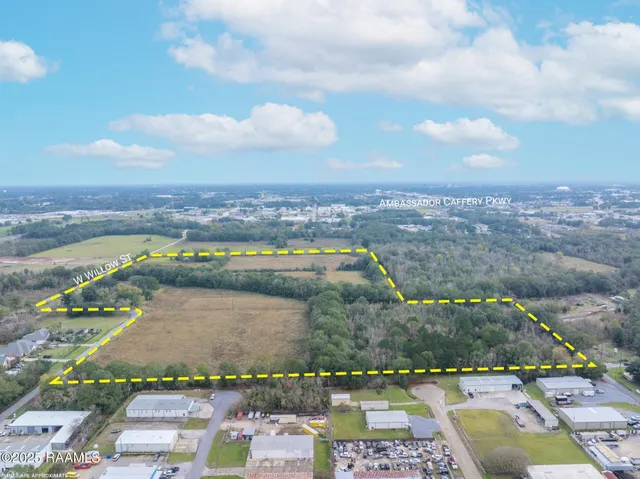 $850,000 | 2501 West Willow Street, Scott, LA 70583