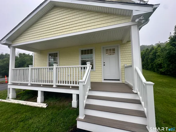 $2,400 | 309 Flanders Road, Unit 1, East Lyme, CT 06357