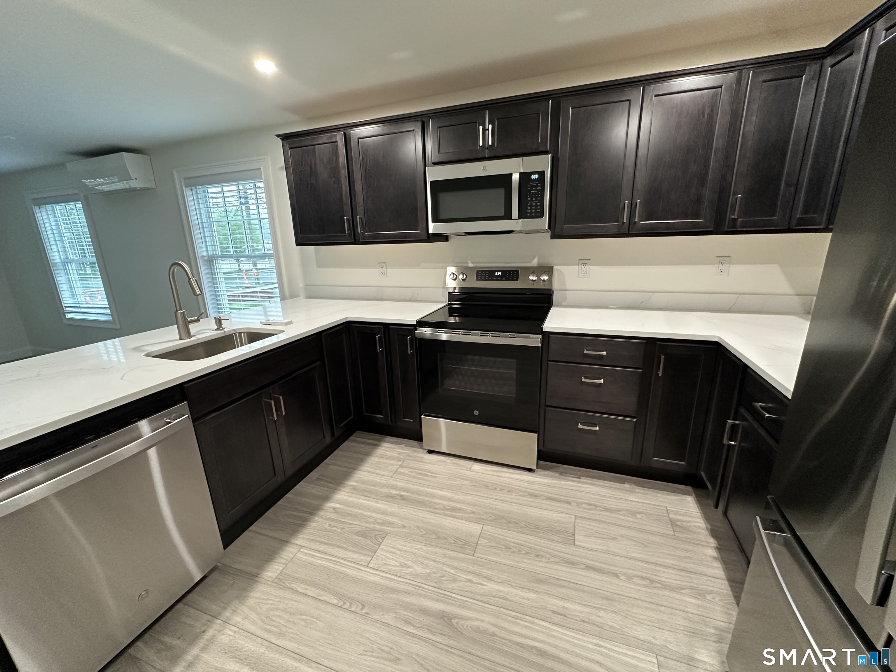 309 Flanders Road, Unit 1 East Lyme, CT 06357 - Photo 11 of 18