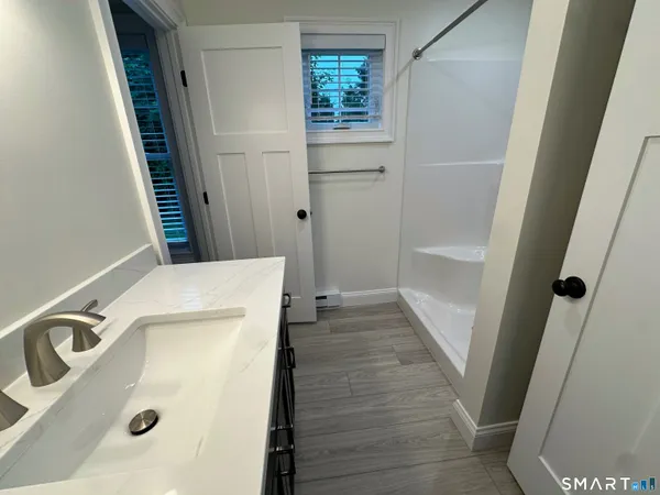 $2,400 | 309 Flanders Road, Unit 1, East Lyme, CT 06357