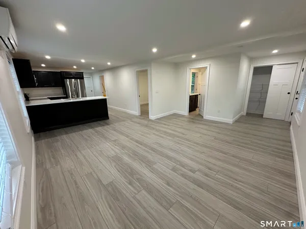 $2,400 | 309 Flanders Road, Unit 1, East Lyme, CT 06357