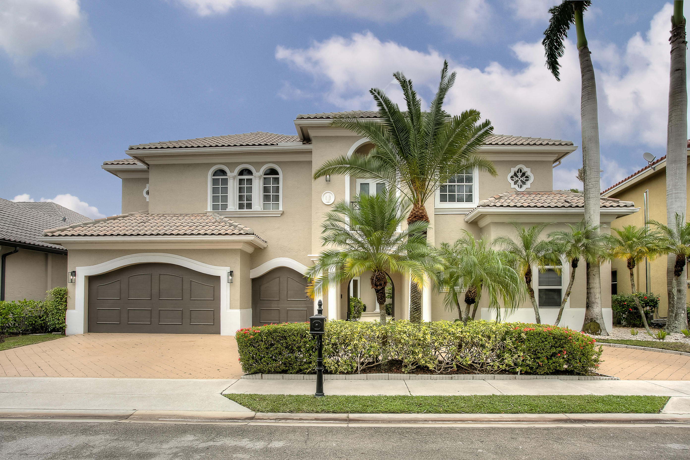 4942 NW 23 Ct-1