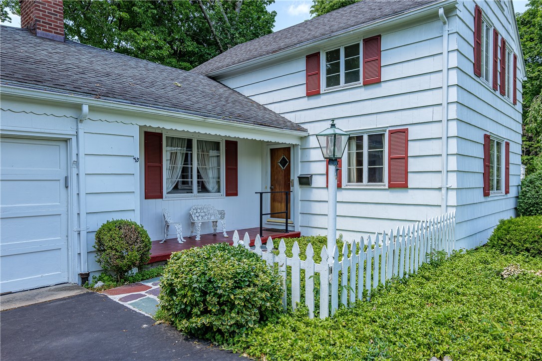 33 Irving Road Rochester, NY 14618 - Photo 4 of 43