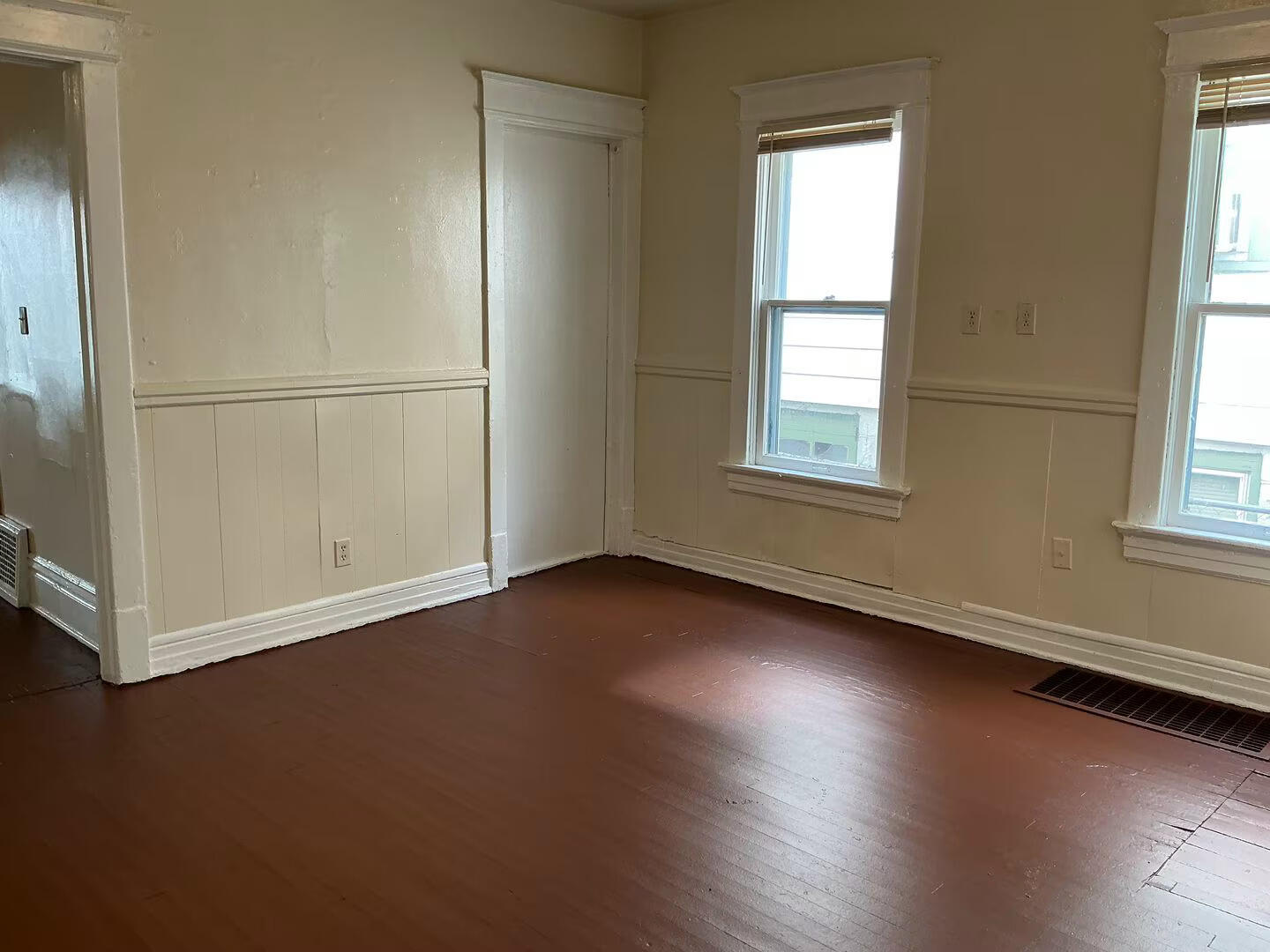 2411 South 12th Street Milwaukee, WI 53215 - Photo 3 of 14 2411 S 12th St