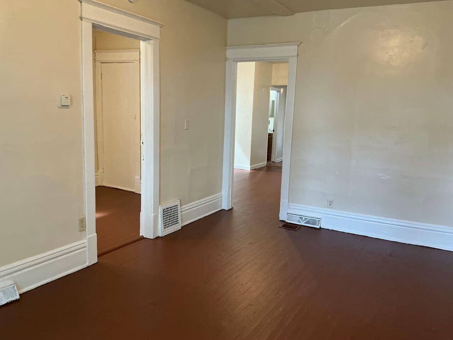 2411 South 12th Street Milwaukee, WI 53215 - Photo 5 of 14 2411 S 12th St