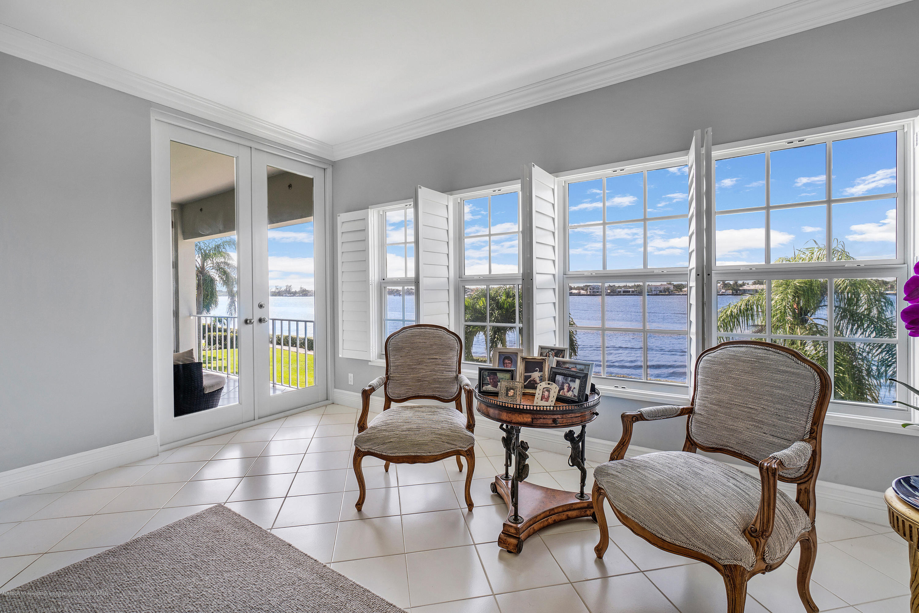 2160 Ibis Isle Road, Unit 6 Palm Beach, FL 33480 - Photo 5 of 22 living room