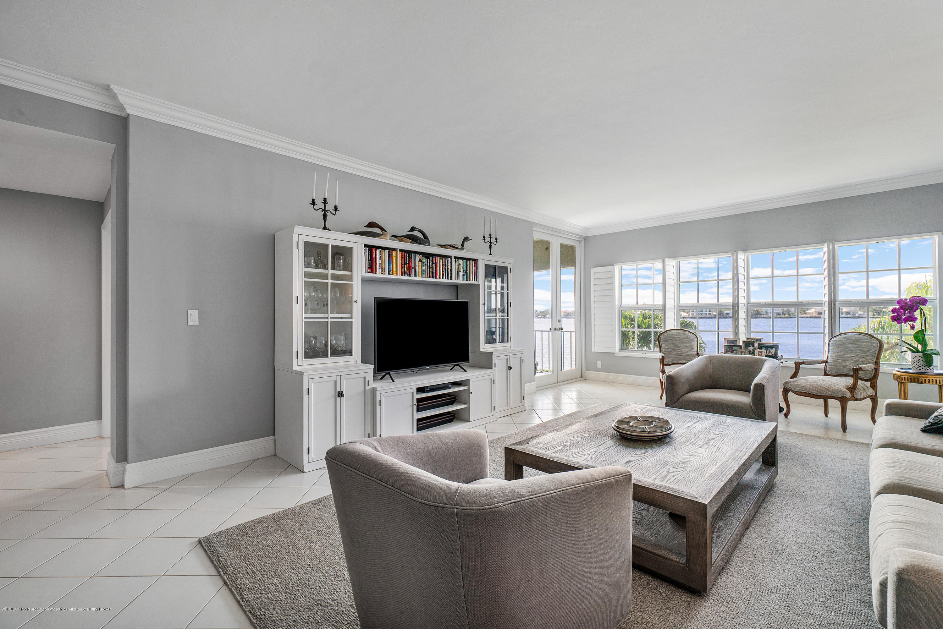 2160 Ibis Isle Road, Unit 6 Palm Beach, FL 33480 - Photo 7 of 22 living room