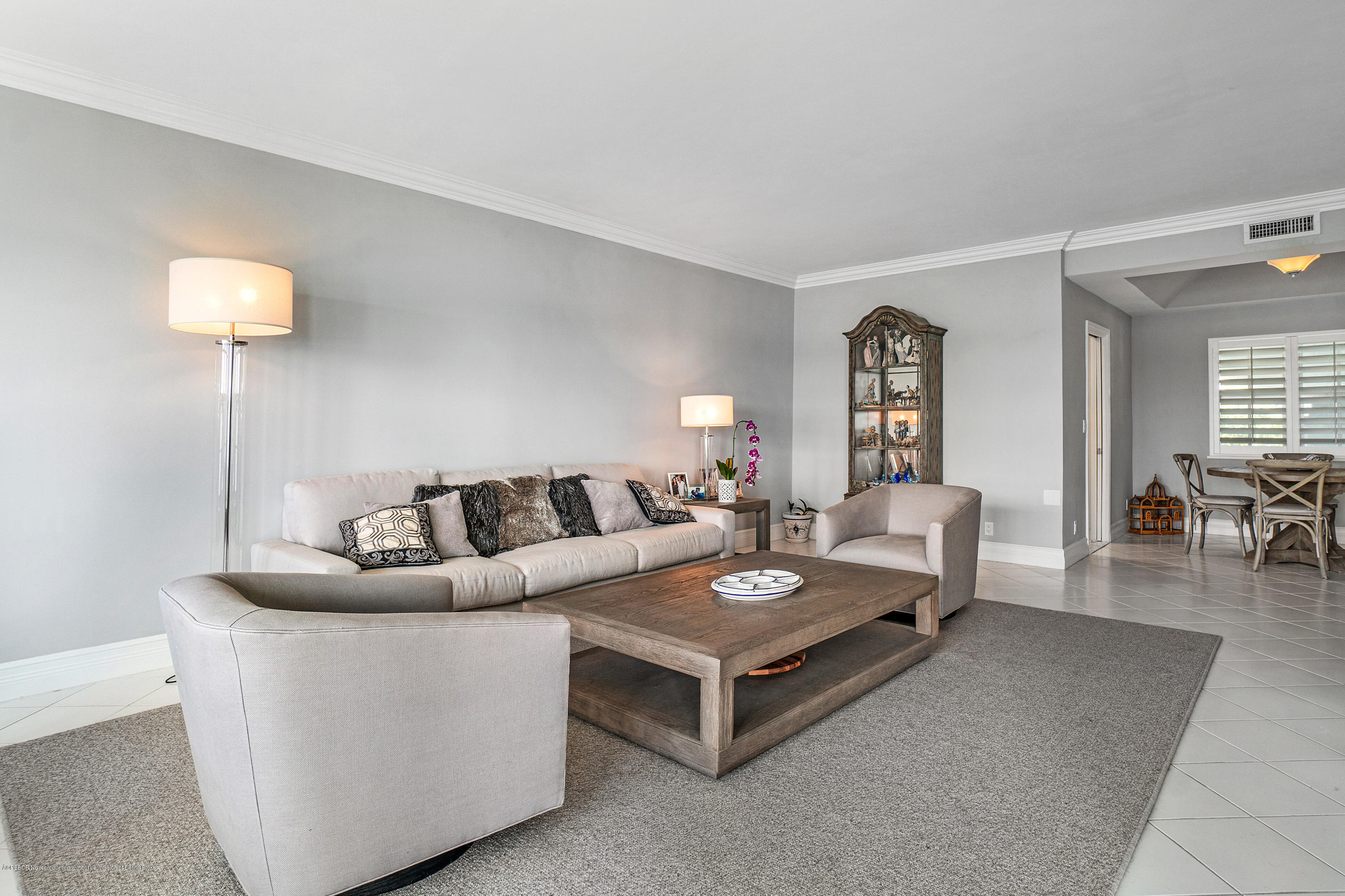 2160 Ibis Isle Road, Unit 6 Palm Beach, FL 33480 - Photo 8 of 22 living room