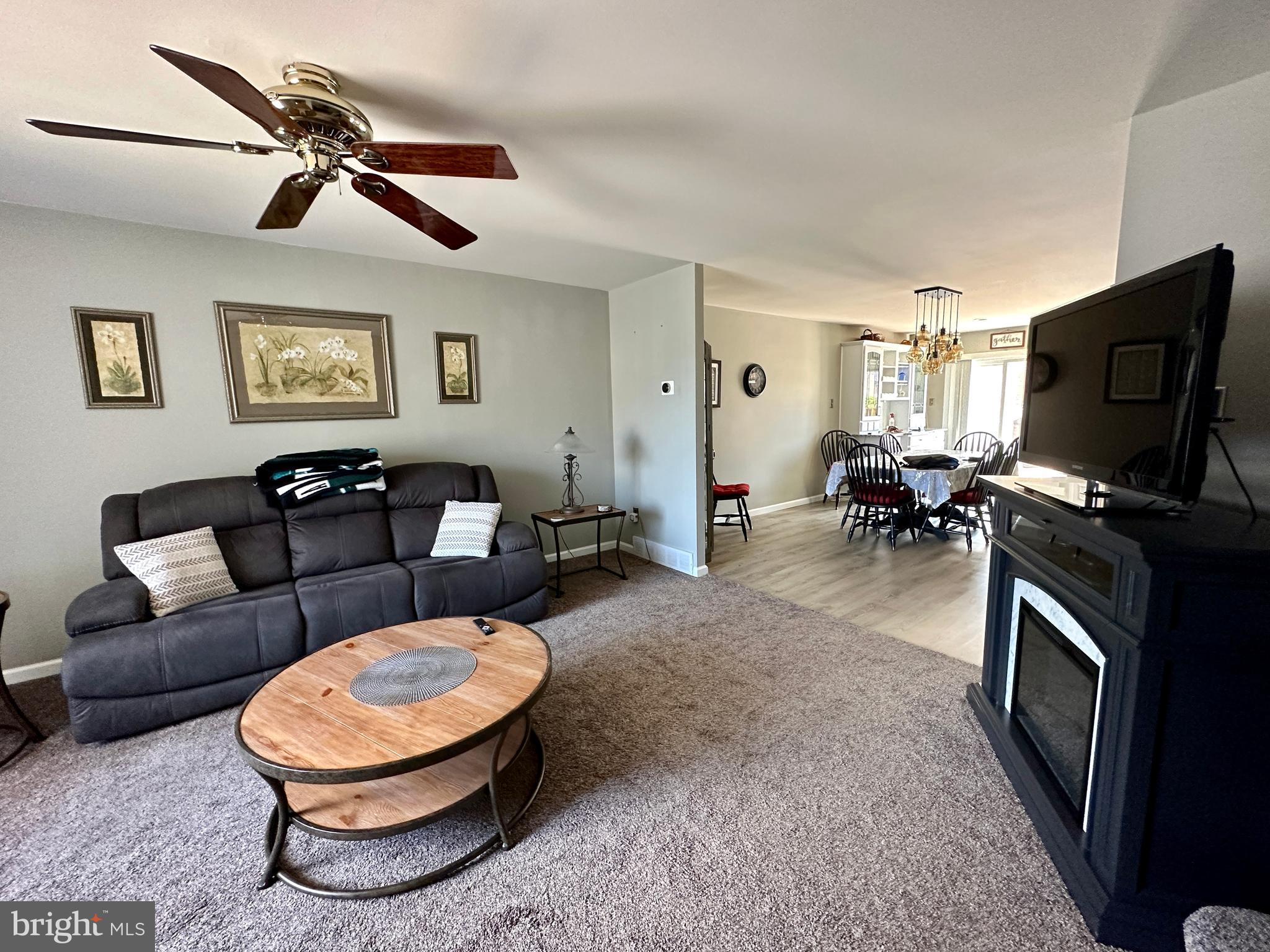3596 Dows Road Philadelphia, PA 19154 - Photo 5 of 37 Gallery Image 5
