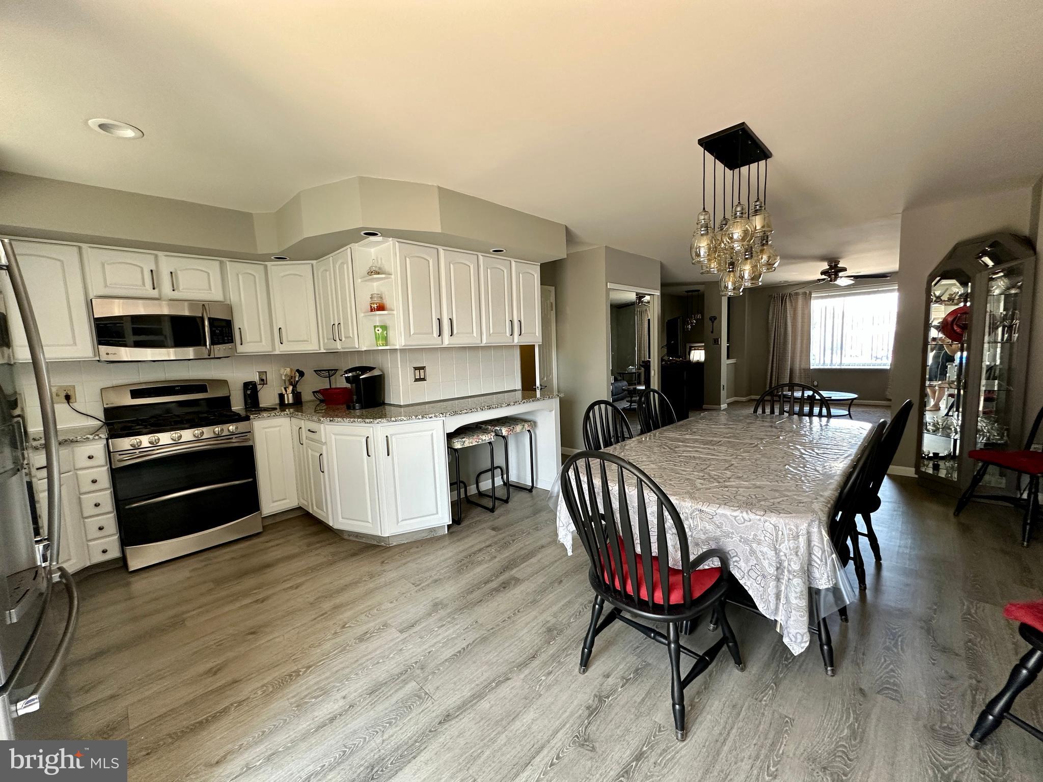3596 Dows Road Philadelphia, PA 19154 - Photo 8 of 37 Gallery Image 8