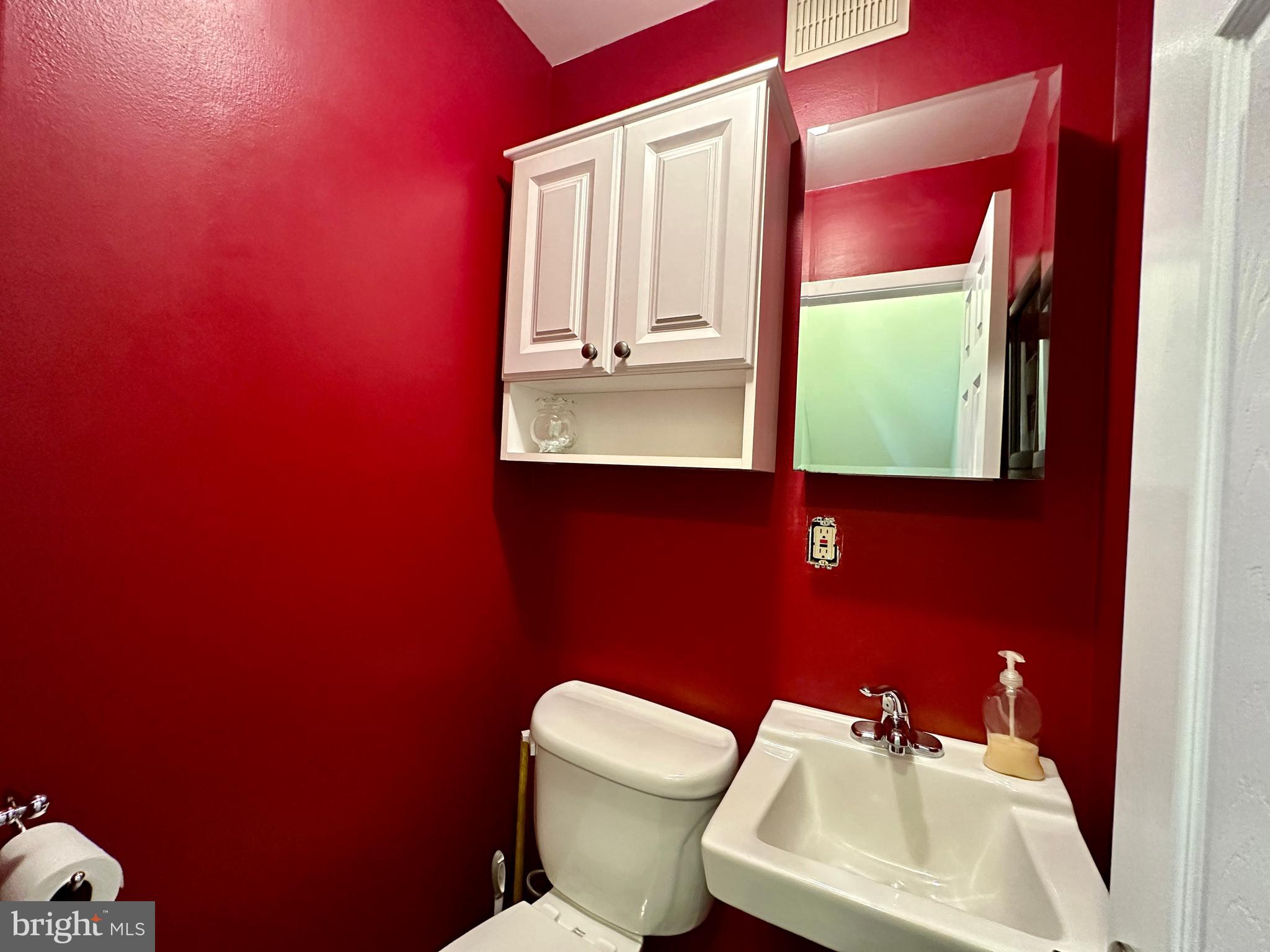 3596 Dows Road Philadelphia, PA 19154 - Photo 9 of 37 Gallery Image 9