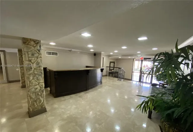 $124,900 | 1800 Sans Souci Boulevard, Unit 119, North Miami, FL 33181