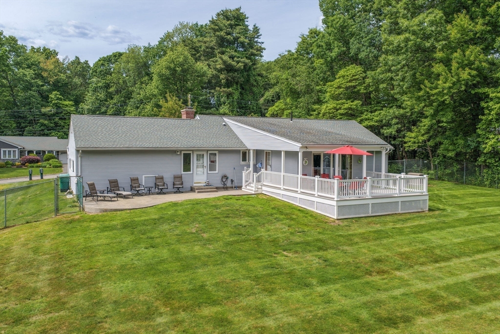 296 Pease Road East Longmeadow, MA 01028 - Photo 5 of 42